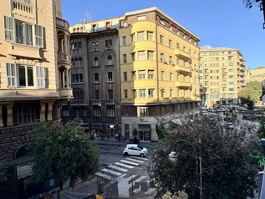 Immagine 2 di Appartamento in vendita  in CORSO ITALIA a Savona