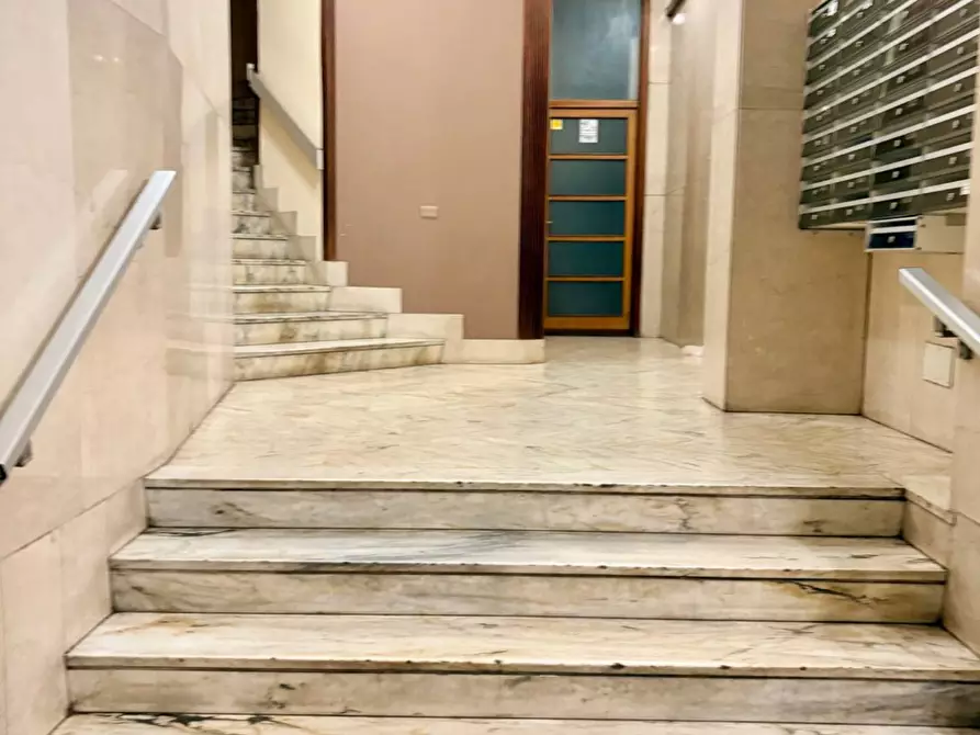 Immagine 30 di Appartamento in vendita  in CORSO ITALIA a Savona