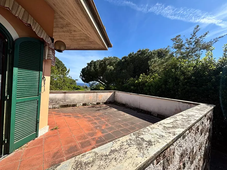 Immagine 8 di Villa in vendita  in Località Teranin a Celle Ligure