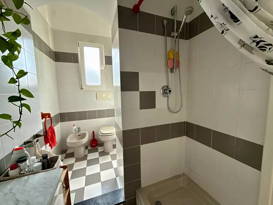 Immagine 19 di Appartamento in vendita  in via verdi 19 a Savona