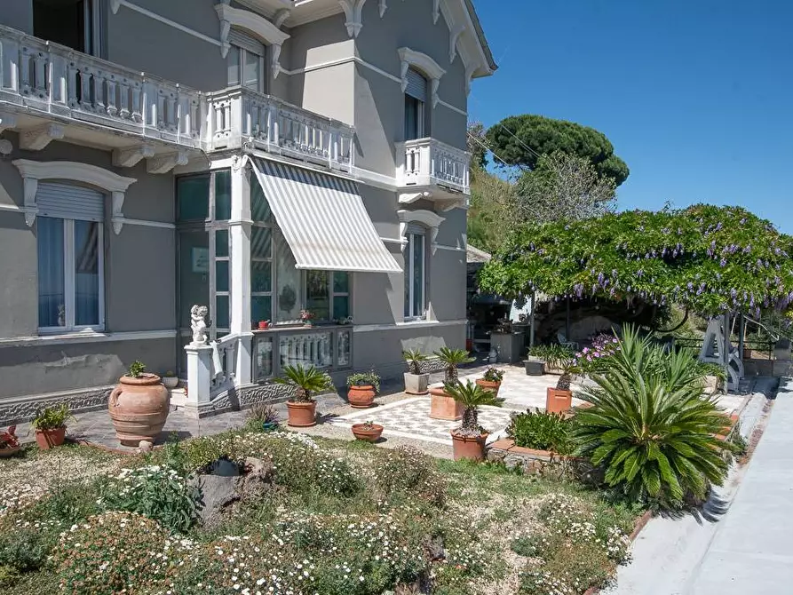 Immagine 6 di Villa in vendita  in VIA FONTANASSA a Savona