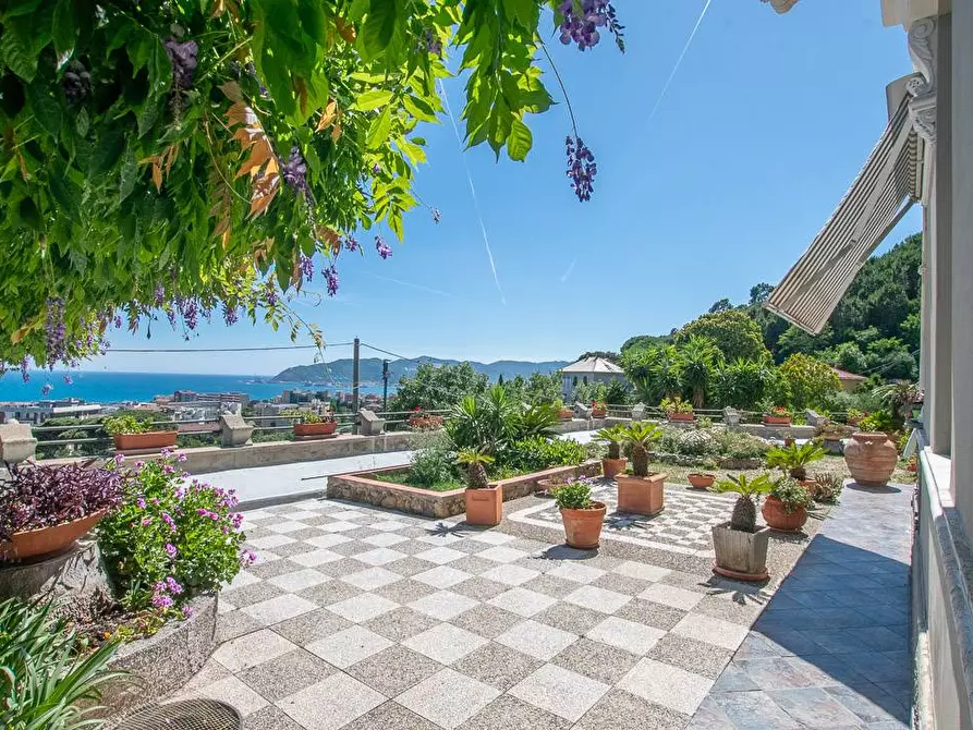 Immagine 11 di Villa in vendita  in VIA FONTANASSA a Savona