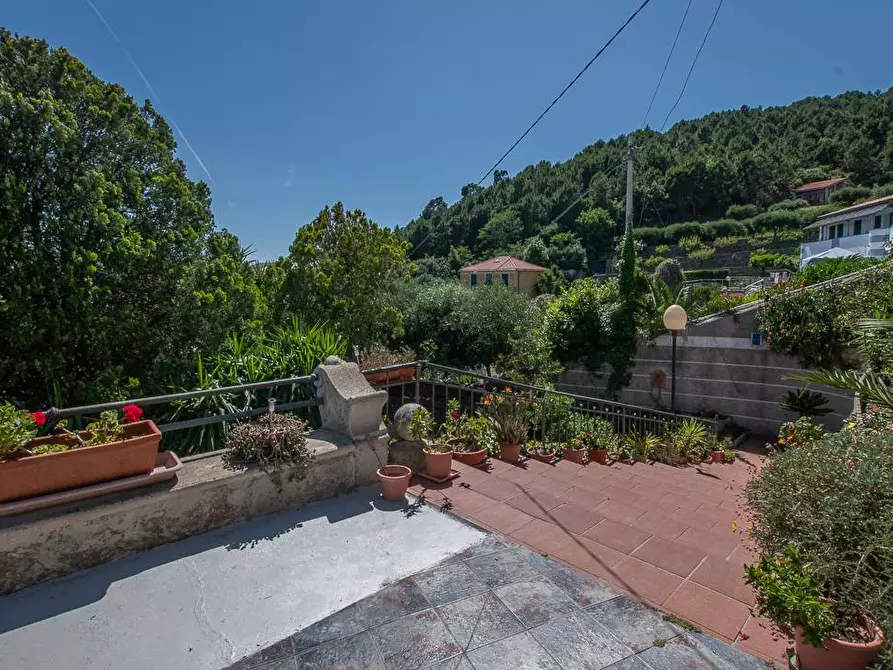 Immagine 9 di Villa in vendita  in VIA FONTANASSA a Savona