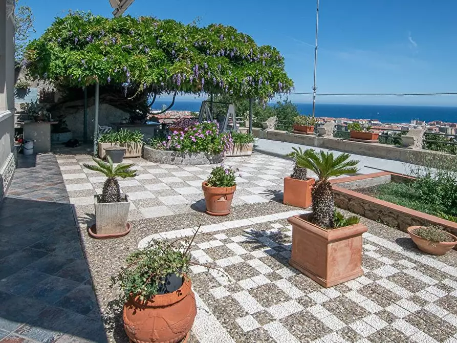 Immagine 13 di Villa in vendita  in VIA FONTANASSA a Savona