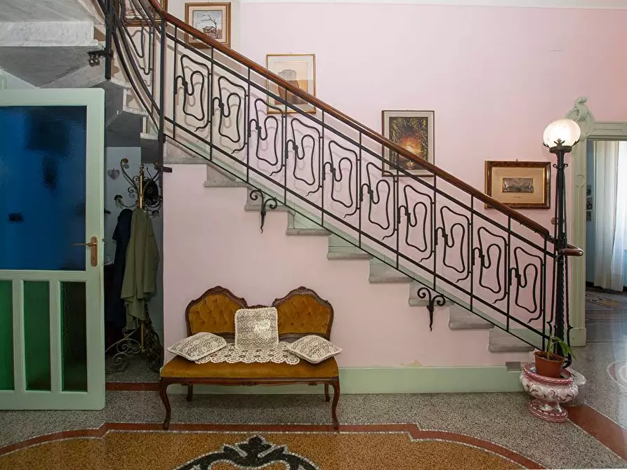 Immagine 21 di Villa in vendita  in VIA FONTANASSA a Savona