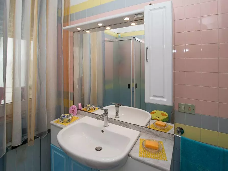 Immagine 25 di Villa in vendita  in VIA FONTANASSA a Savona