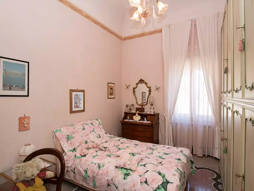 Immagine 38 di Villa in vendita  in VIA FONTANASSA a Savona