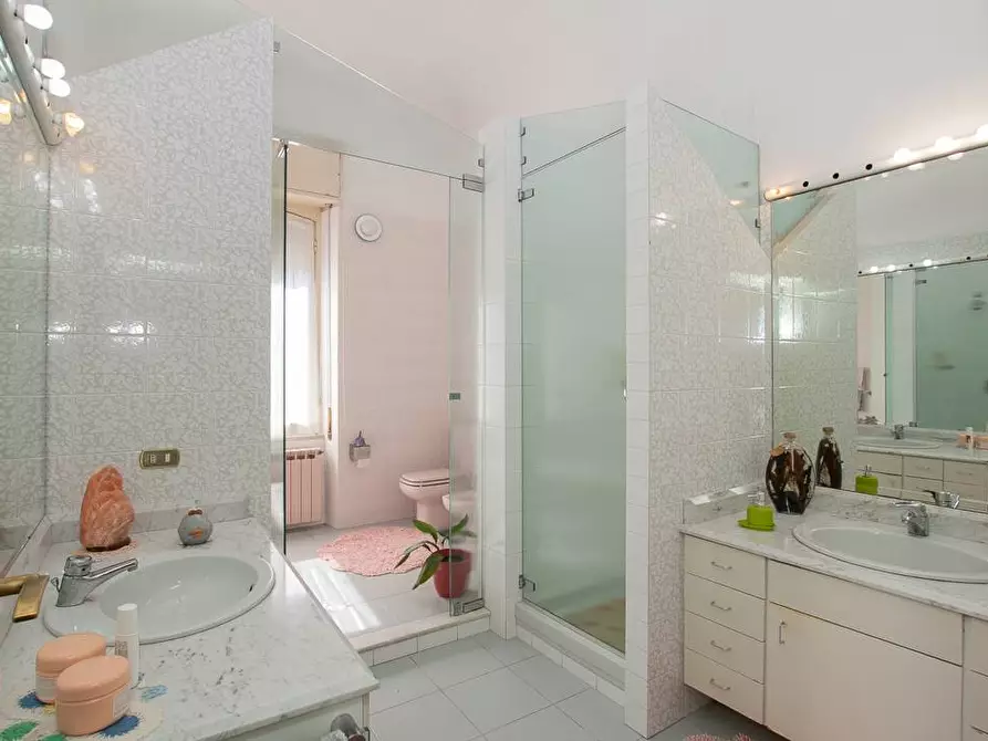 Immagine 40 di Villa in vendita  in VIA FONTANASSA a Savona
