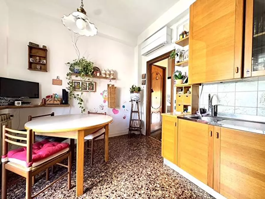Immagine 3 di Appartamento in vendita  in via Corridoni 6 a Savona
