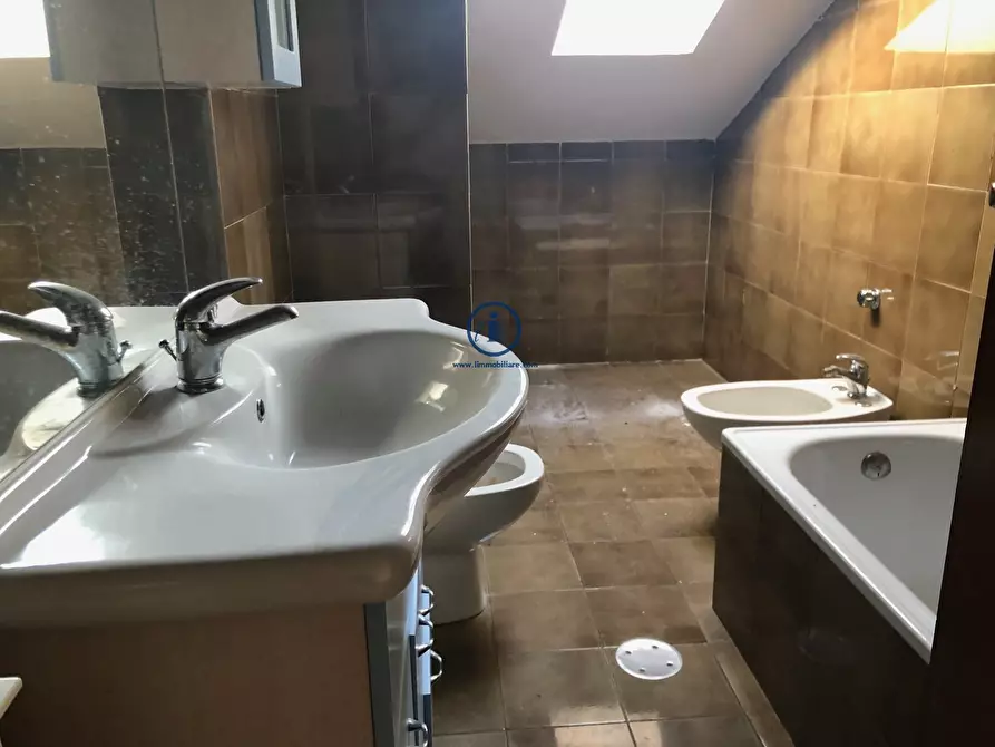 Immagine 9 di Appartamento in vendita  in VIA CAPPUCCINI PARCO L 16 a Caserta