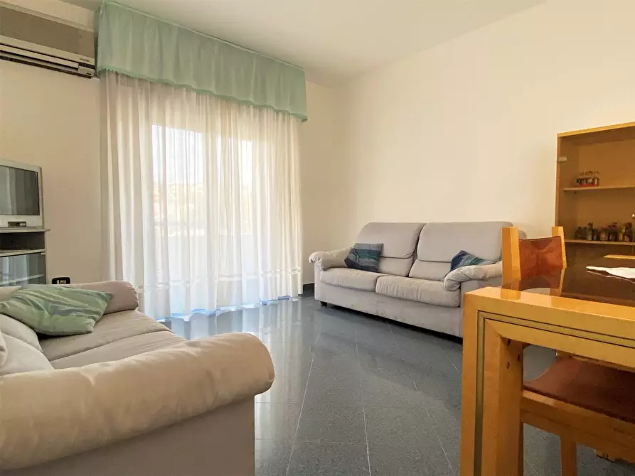 Immagine 1 di Appartamento in affitto  in Viale Crotone 62 a Catanzaro