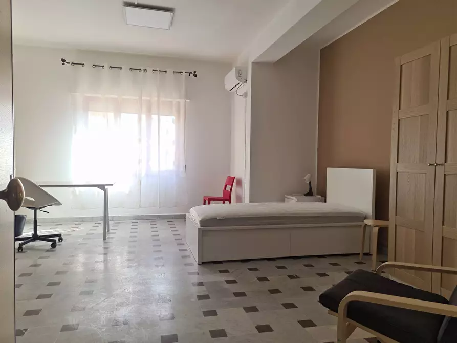 Immagine 1 di Camera in affitto  in Viale crotone a Catanzaro