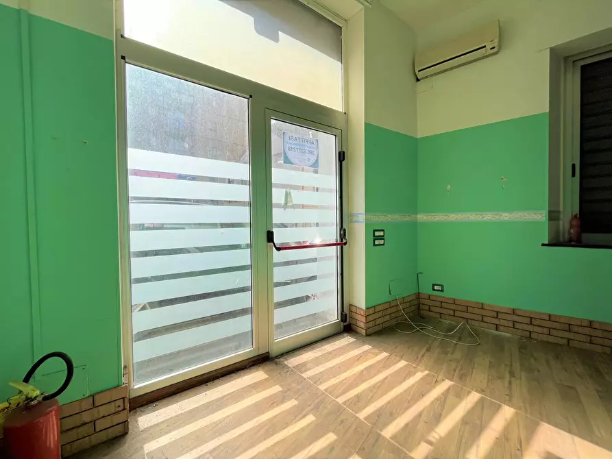 Immagine 1 di Negozio in affitto  in via Mario Greco a Catanzaro