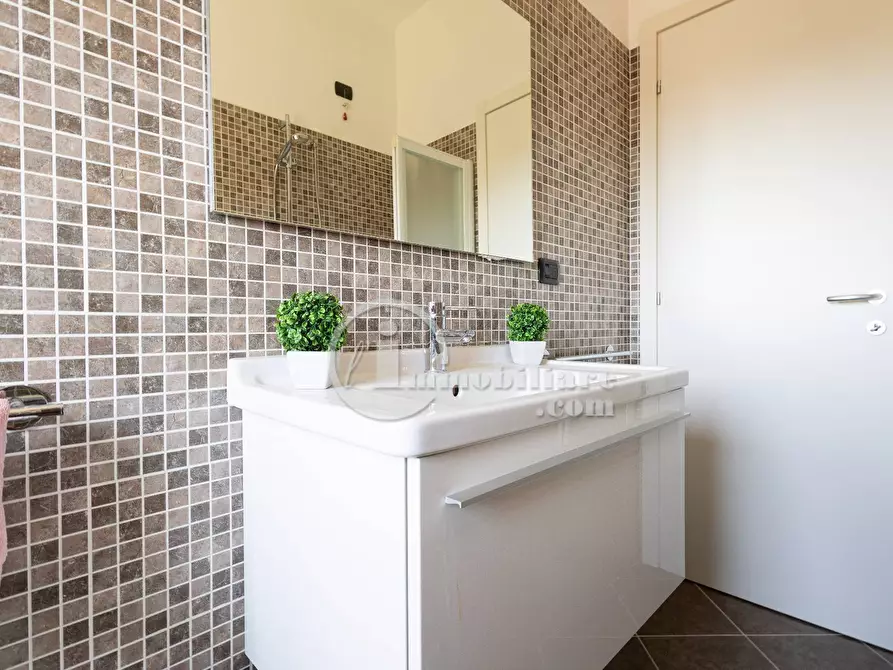 Immagine 18 di Appartamento in vendita  a Legnano