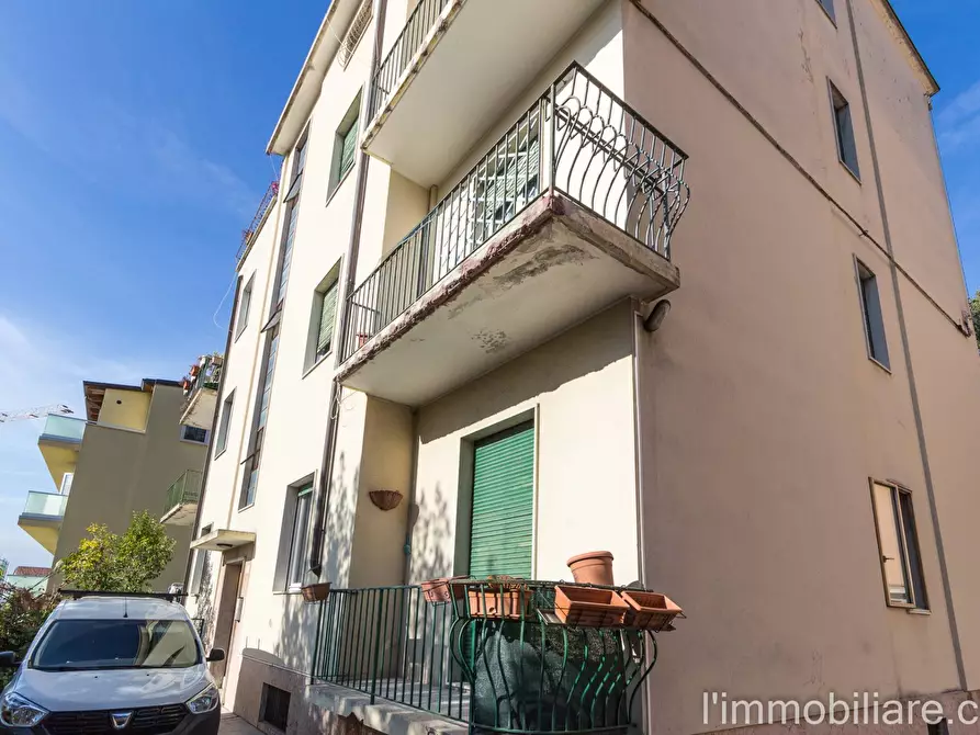 Immagine 13 di Camera in affitto  in Via Monte Ortigara a Verona
