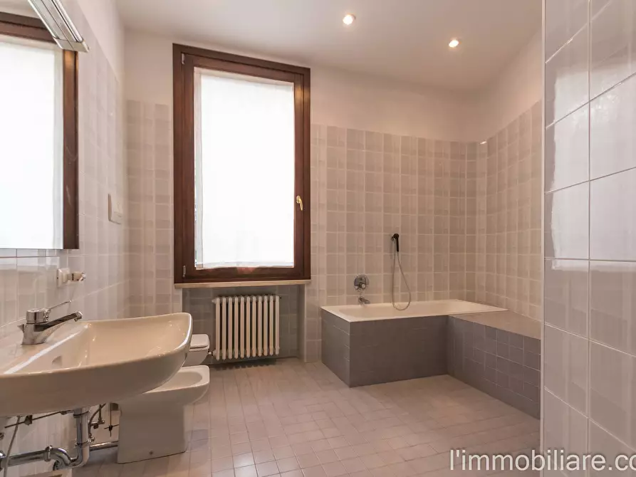 Immagine 12 di Camera in affitto  in Via Santini 13 a Verona