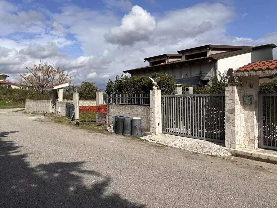 Immagine 1 di Villa in vendita  in Via Mattia Preti a Borgia