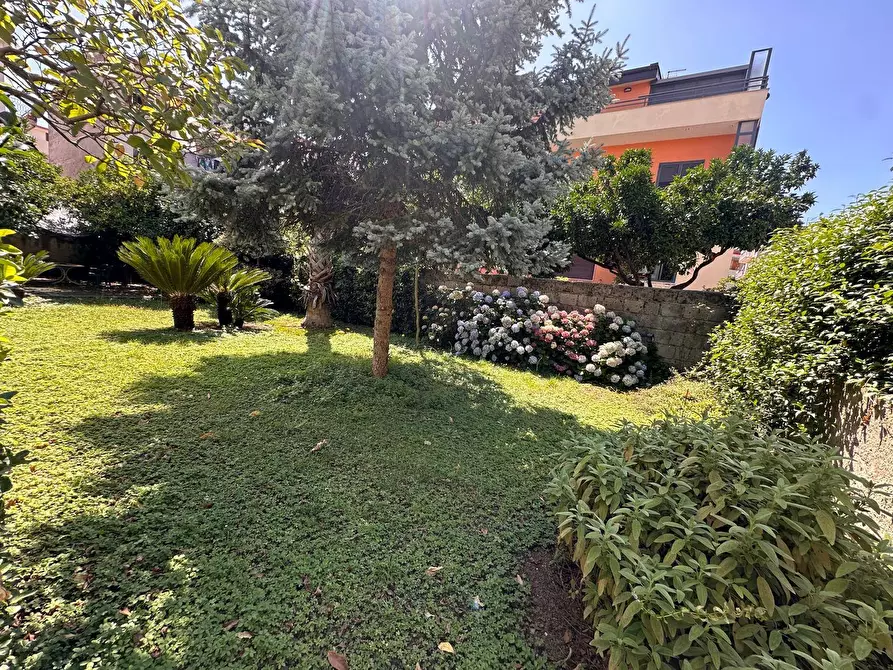 Immagine 34 di Villa in vendita  in Via Donizetti 14 a Capodrise
