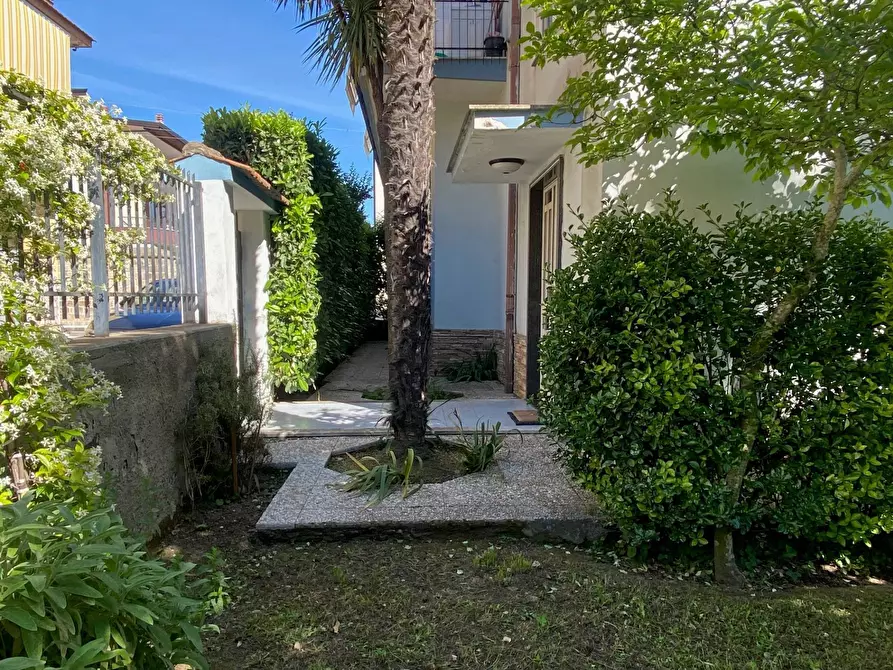 Immagine 65 di Villa in vendita  in Via Donizetti 14 a Capodrise