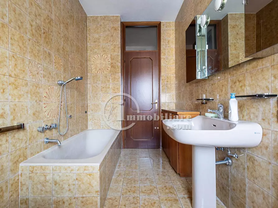 Immagine 23 di Appartamento in vendita  in via bellini a Busto Arsizio