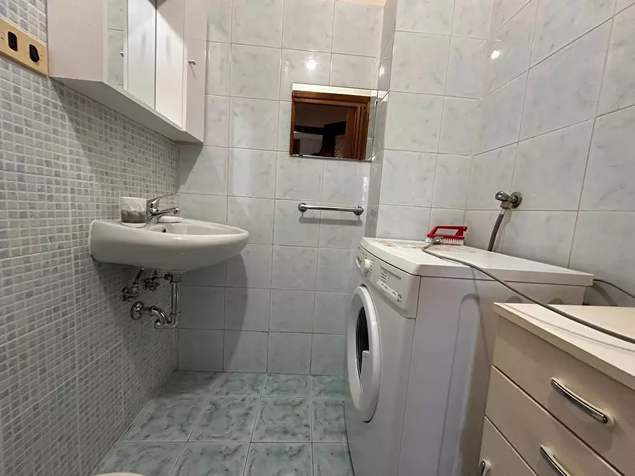 Immagine 17 di Camera in affitto  in Via Ferrarecce 121 a Caserta