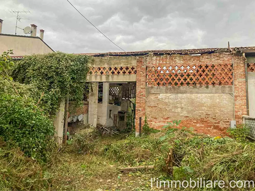 Immagine 4 di Rustico / casale in vendita  in Via San Giovanni 34 a Povegliano Veronese