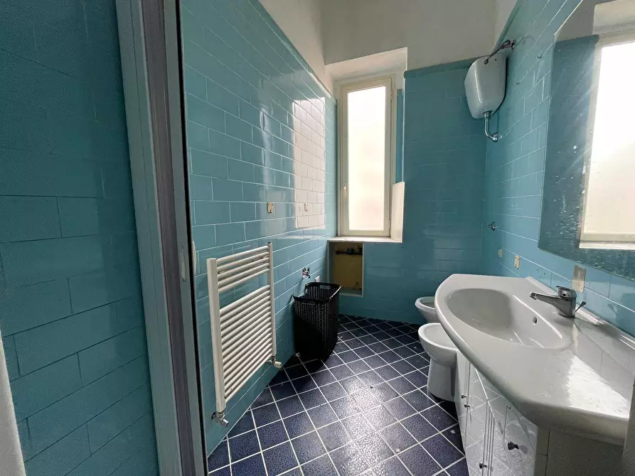 Immagine 17 di Appartamento in affitto  in Via Roma a Caserta