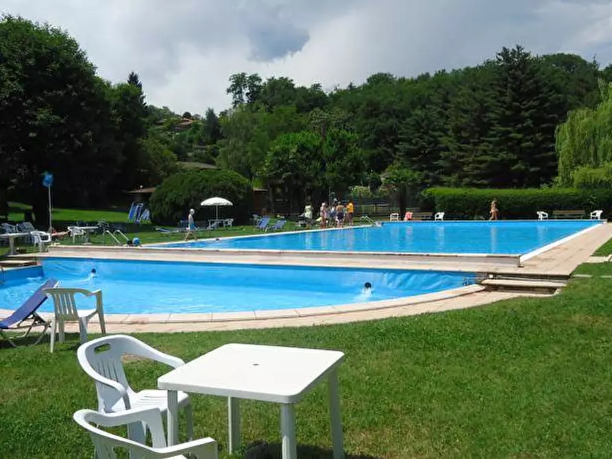 Immagine 17 di Appartamento in vendita  in Via Delle Querce 118 a Ispra