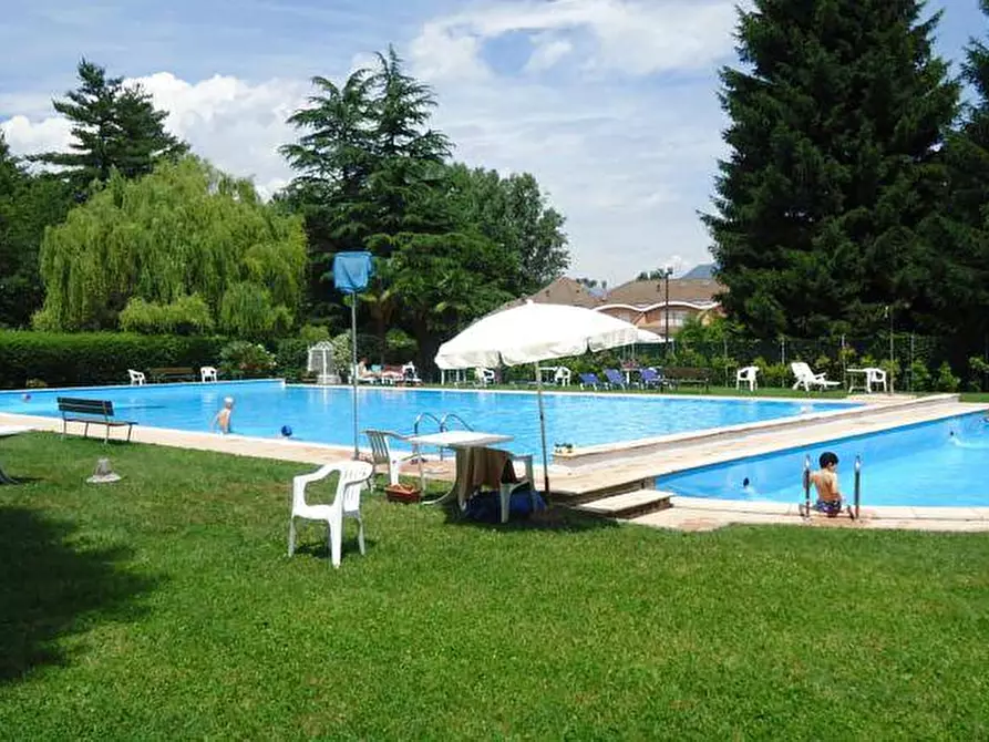 Immagine 1 di Appartamento in vendita  in Via Delle Querce 118 a Ispra