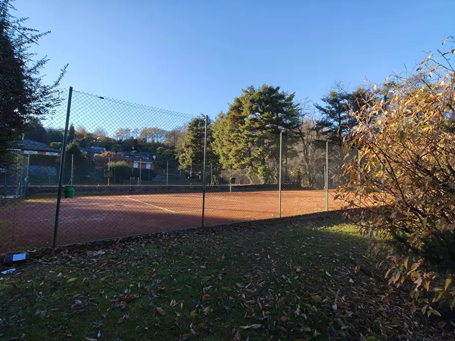 Immagine 21 di Appartamento in vendita  in Via Delle Querce 118 a Ispra