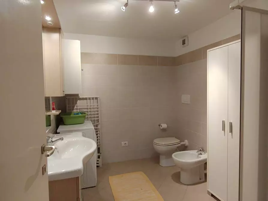 Immagine 8 di Appartamento in vendita  in Via Delle Querce 118 a Ispra