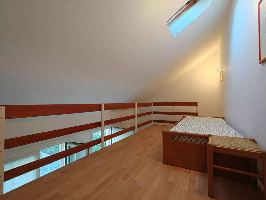 Immagine 12 di Appartamento in vendita  in Via Delle Querce 118 a Ispra