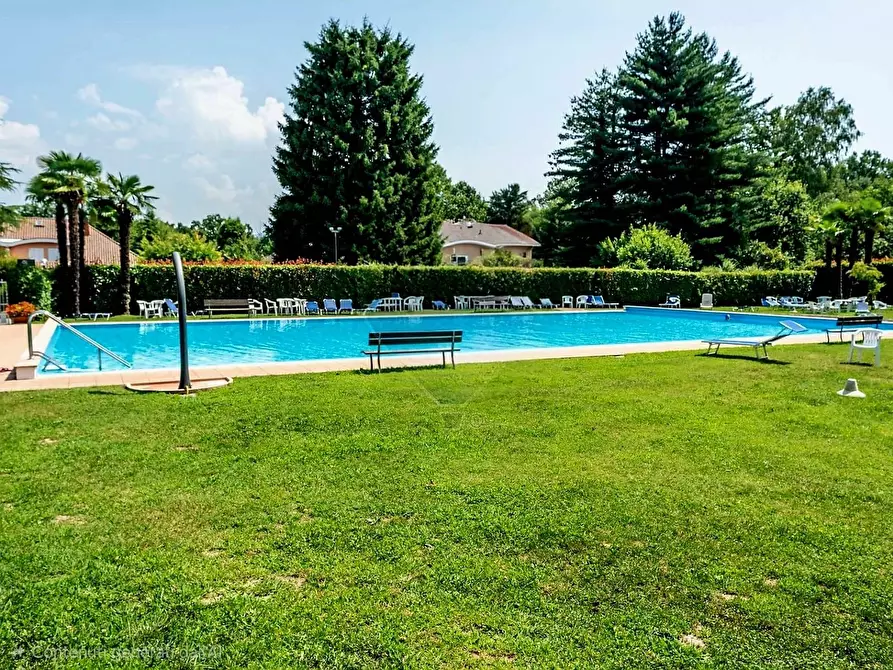 Immagine 22 di Appartamento in vendita  in Via Delle Querce 118 a Ispra