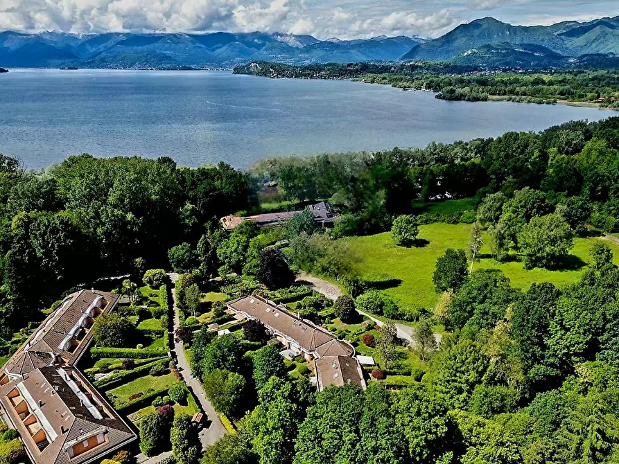 Immagine 25 di Appartamento in vendita  in Via Delle Querce 118 a Ispra