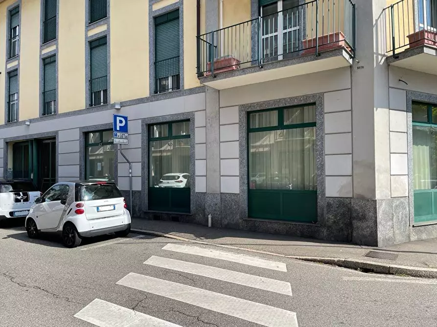 Immagine 2 di Negozio in vendita  in Via Alessandro Volta 2 a Gallarate
