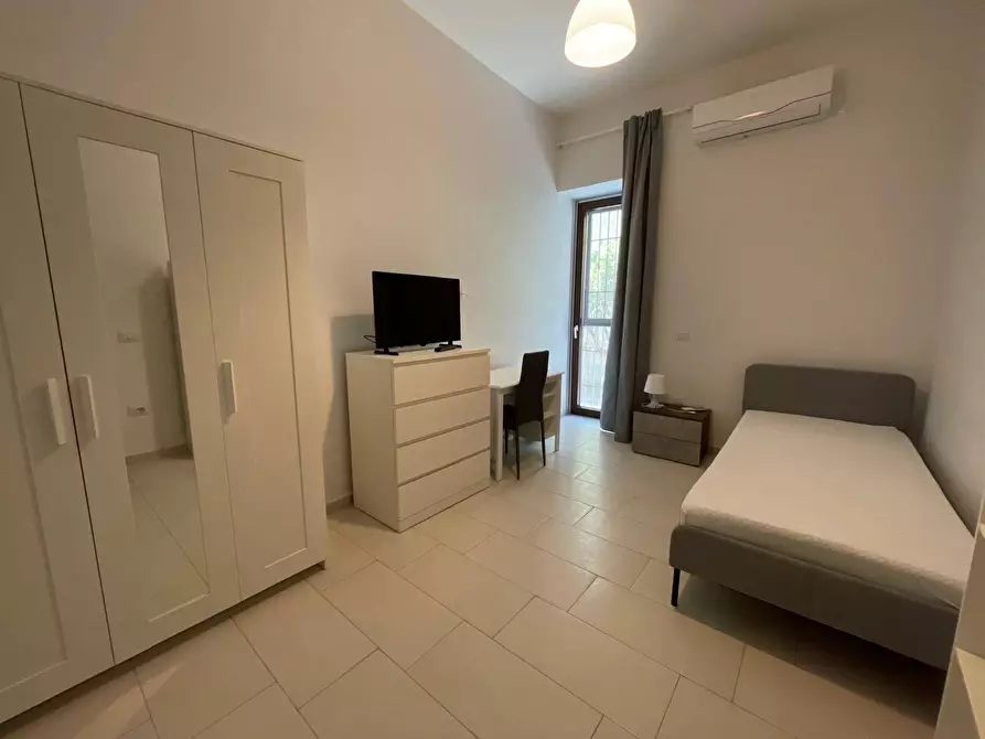 Immagine 1 di Camera in affitto  in Via Laviano a Caserta