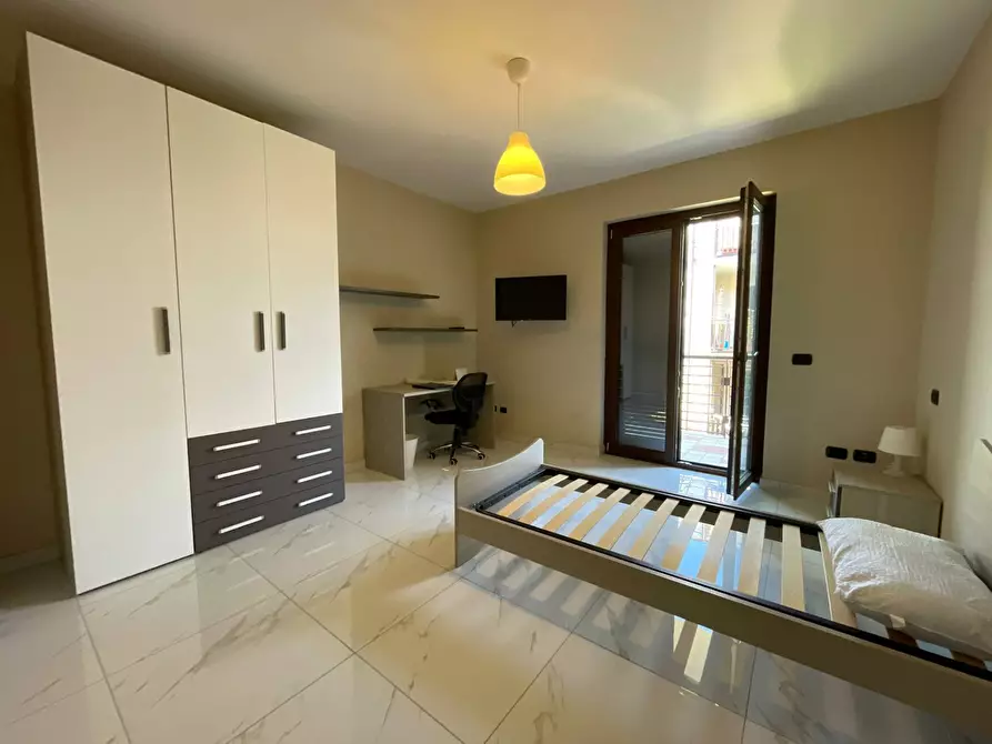 Immagine 3 di Camera in affitto  in via Laviano a Caserta