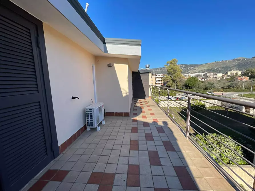 Immagine 12 di Camera in affitto  in via Laviano a Caserta