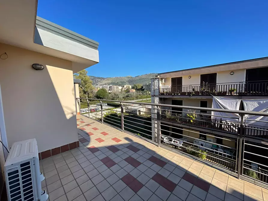 Immagine 16 di Camera in affitto  in via Laviano a Caserta