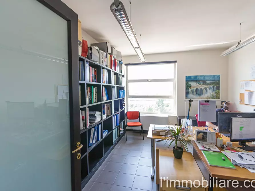 Immagine 10 di Ufficio in affitto  in Via Ca' Di Cozzi 39 a Verona