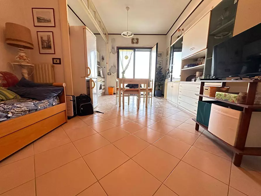 Immagine 2 di Appartamento in vendita  in Viale Claris a Cancello Ed Arnone