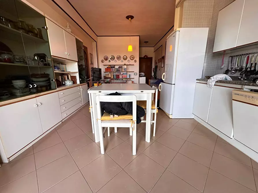 Immagine 4 di Appartamento in vendita  in Viale Claris a Cancello Ed Arnone