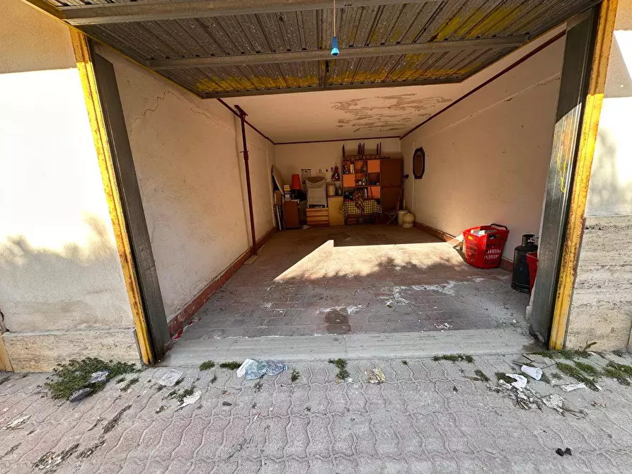 Immagine 25 di Appartamento in vendita  in Viale Claris a Cancello Ed Arnone