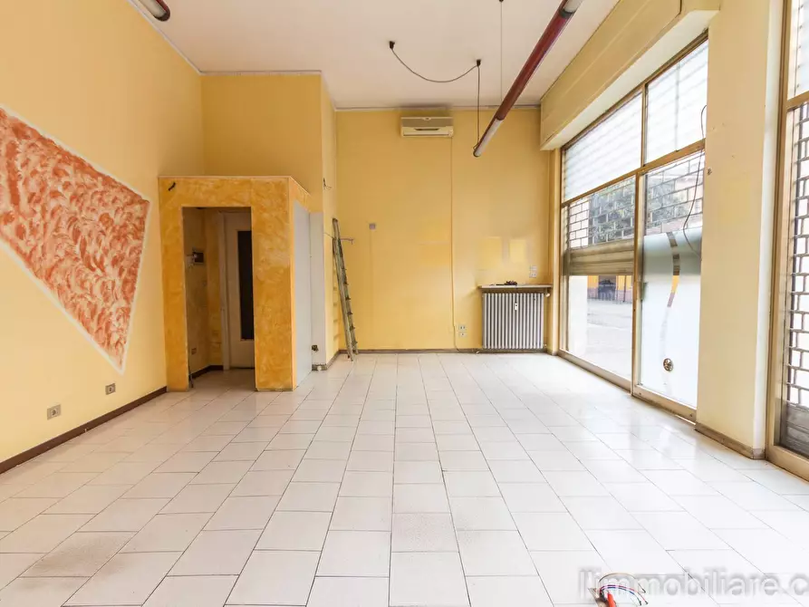 Immagine 4 di Negozio in vendita  in Via Monte Nero 6 a Verona