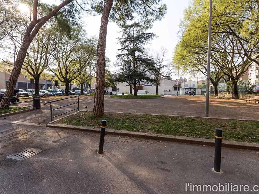 Immagine 13 di Negozio in vendita  in Via Monte Nero 6 a Verona