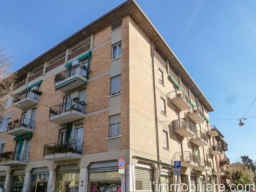 Immagine 14 di Negozio in vendita  in Via Monte Nero 6 a Verona