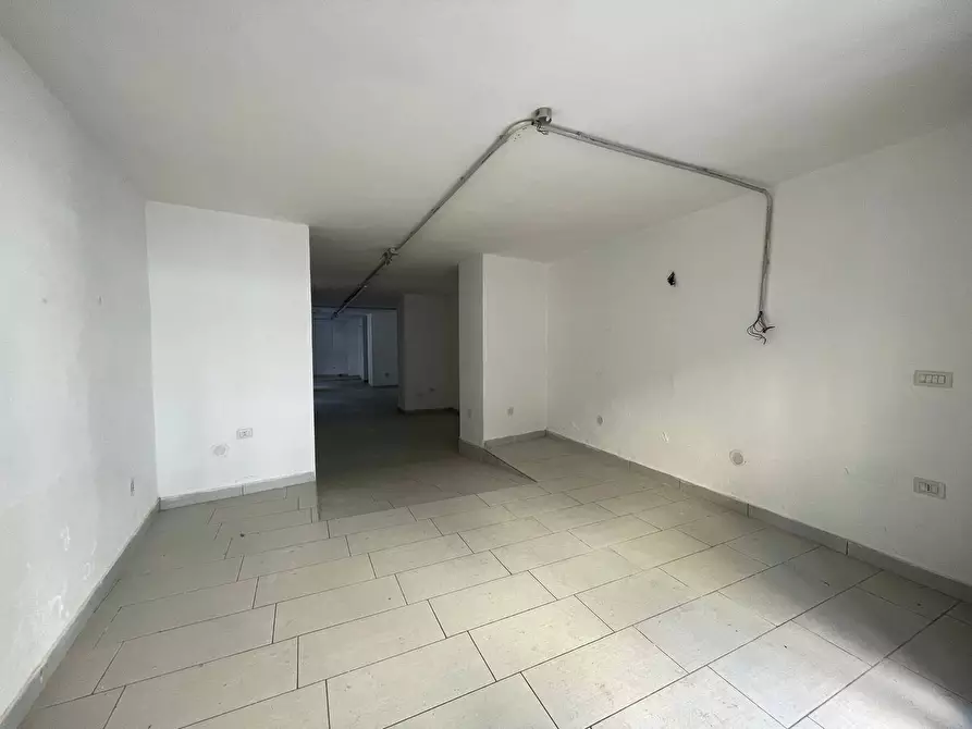 Immagine 7 di Negozio in affitto  in VIA POLLIO 10 a Caserta