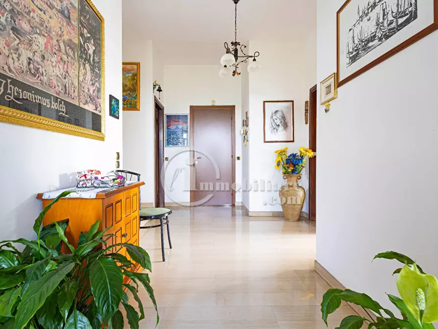 Immagine 9 di Villa in vendita  in via corbetta a Busto Arsizio