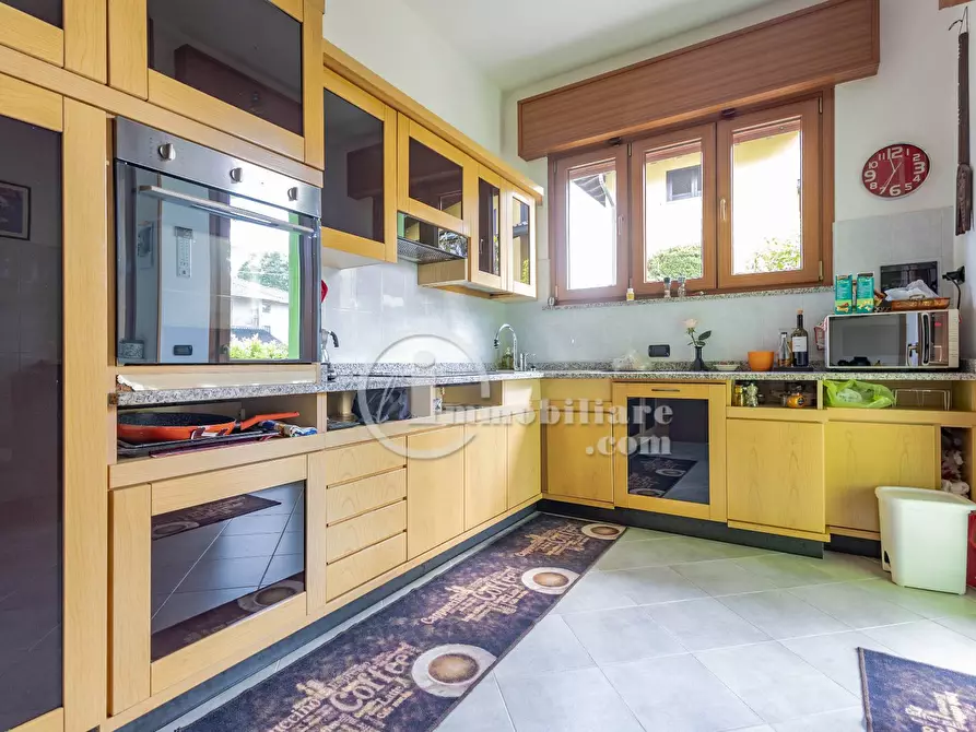Immagine 17 di Villa in vendita  in via corbetta a Busto Arsizio