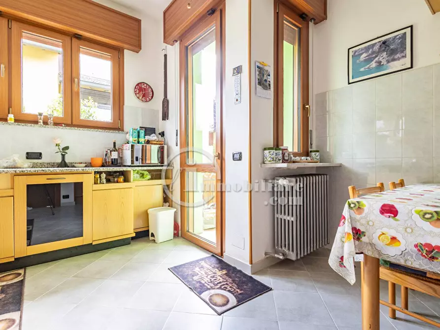 Immagine 18 di Villa in vendita  in via corbetta a Busto Arsizio